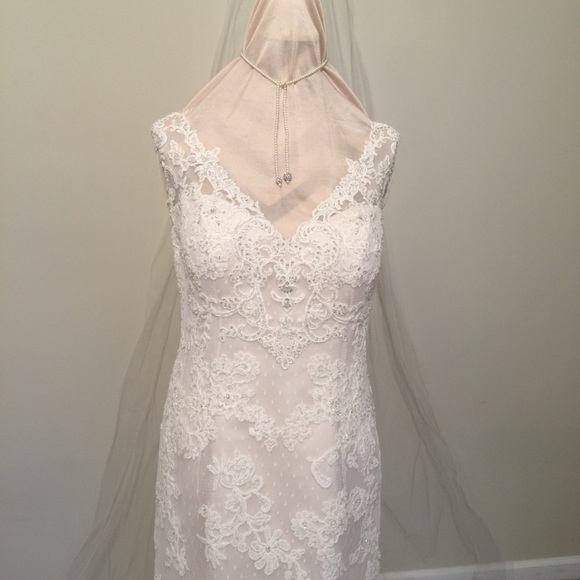 Wedding Dress - Picture 3 of 8